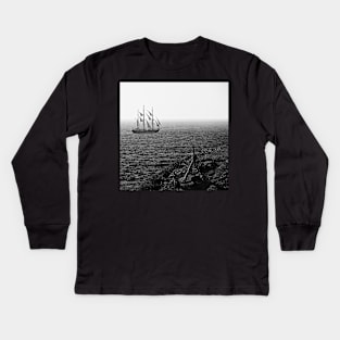 Le Belem devant Saint-Mathieu Kids Long Sleeve T-Shirt